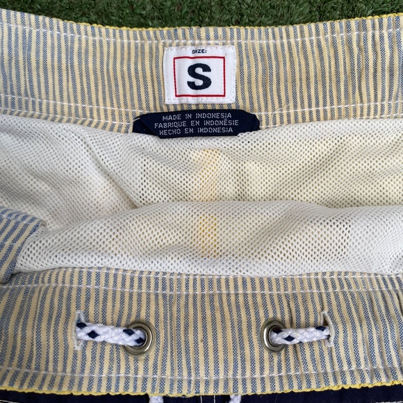 Tommy hilfigire shorts - Picture 2 of 4